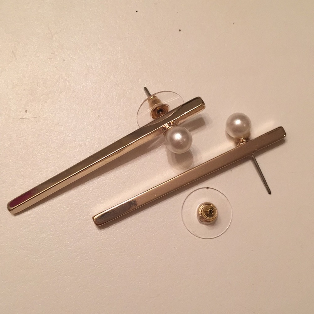 Set the Bar earrings